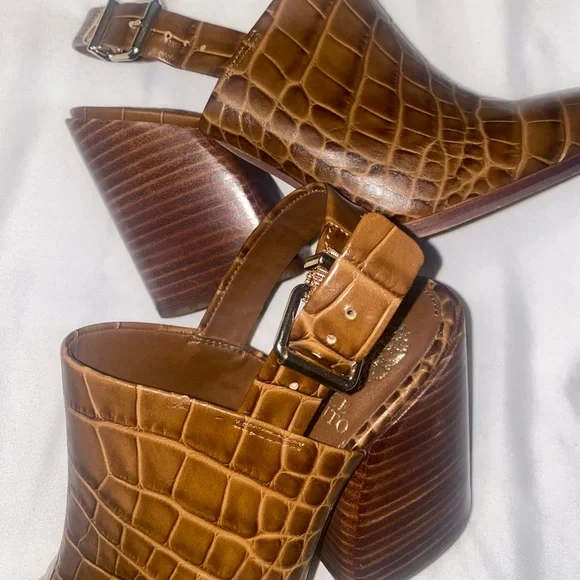 Vince Camuto Chemine Clog Mules - Picture 4 of 8